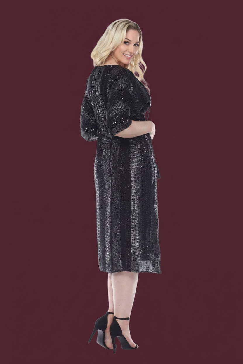 Lurex Kaftan – Burgundy Background 2