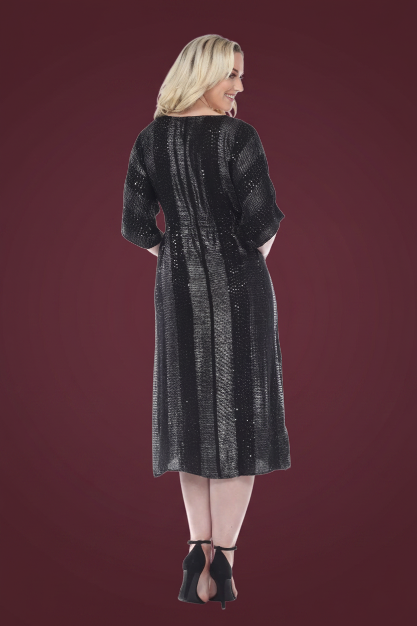 Lurex Kaftan – Burgundy Background